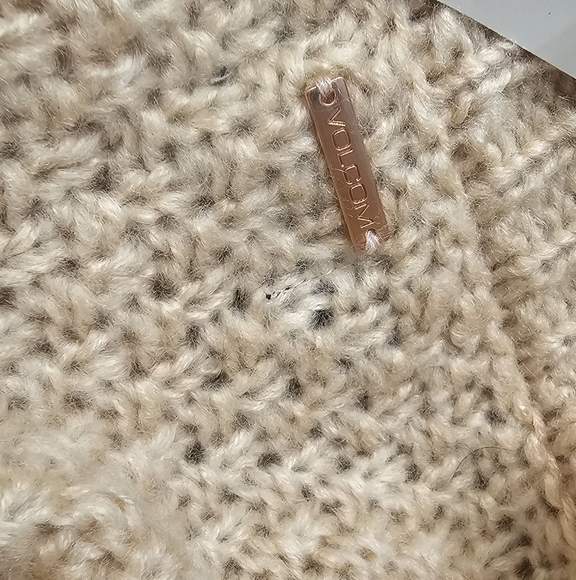 NWT Volcom Dusty Rose Sweater Size XS - Picture 2 of 3